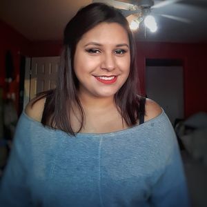 Meet your Posher, Kayla